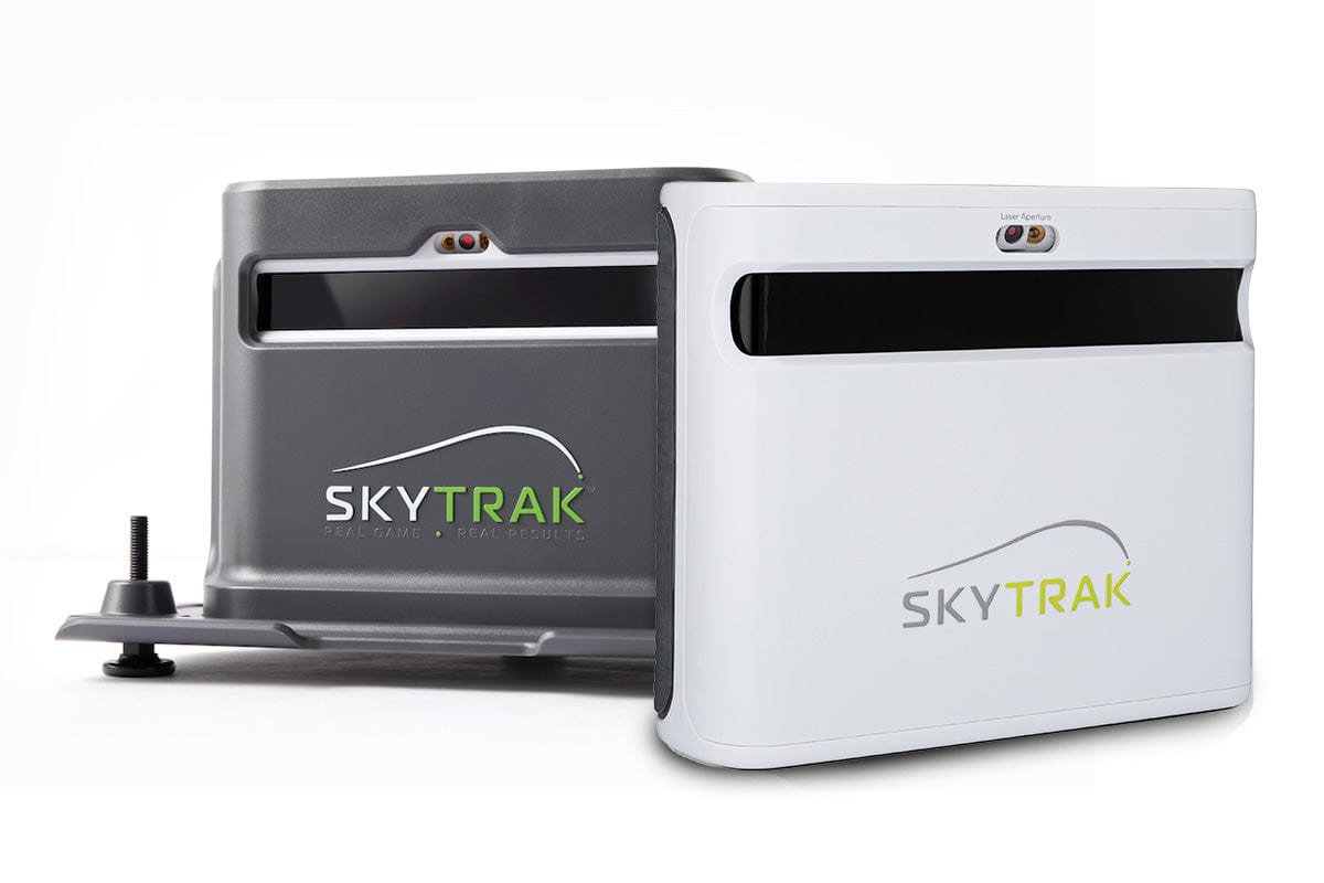 SkyTrak+ Golf Simulator Studio Sin proyector